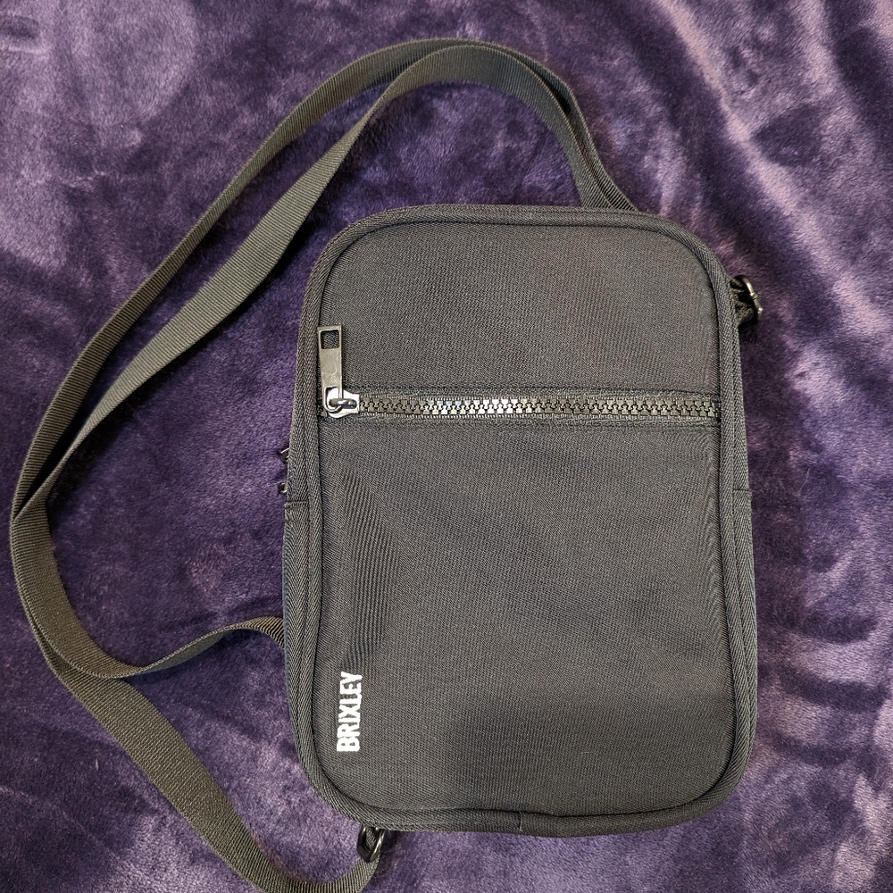 Black Brixley Medium Jet Crossbody Sling Bag Gem